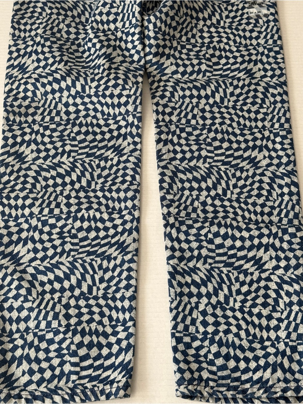 Levi's Blue / White Jeans Wavy 3D Checkered Print Women's Sz 27 X 30 See Measure - Picture 13 of 13